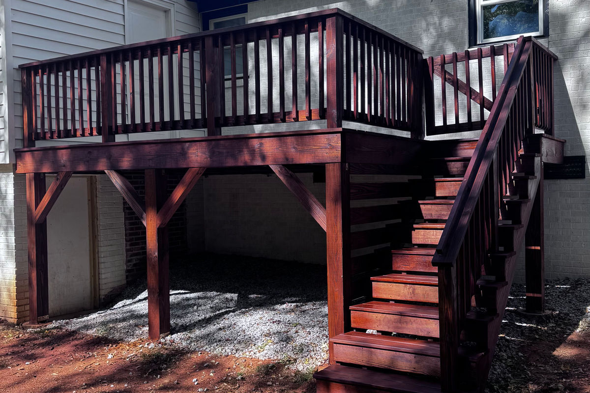 Penetrating oil-based deck finish